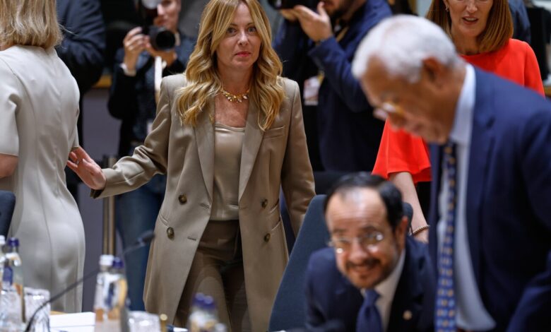 Trump and Meloni rupture after “begging” photo claim