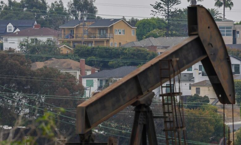 Los Angeles advances oil phaseout after judge’s blow