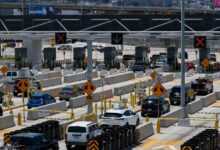 Supreme Court lets border officers block asylum seekers