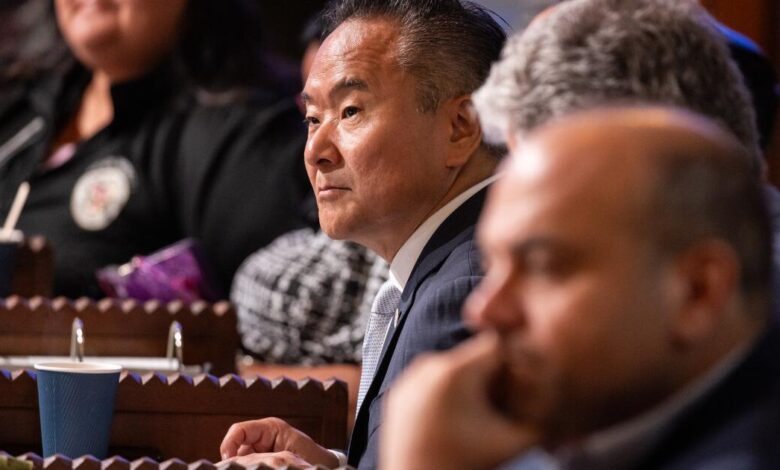 Panel balks at plans to expand L.A. City Council