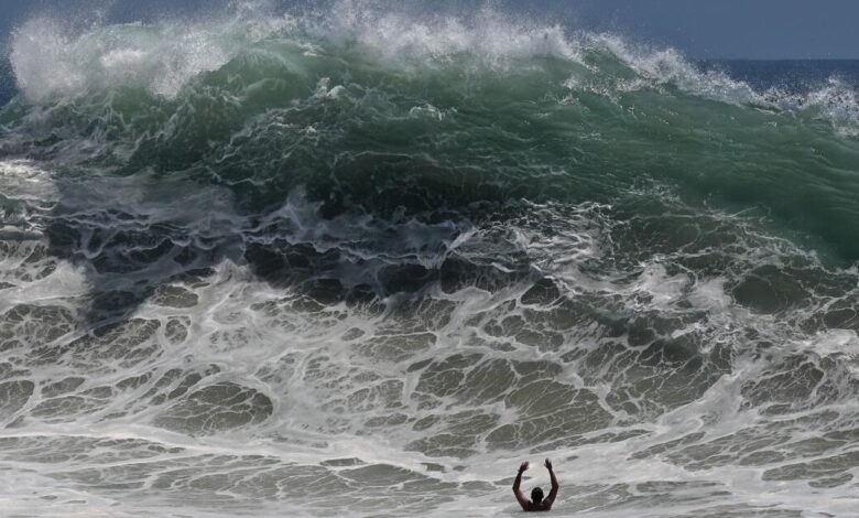Historic California swells keep pounding until Wednesday Historic California swells keep pounding until Wednesday