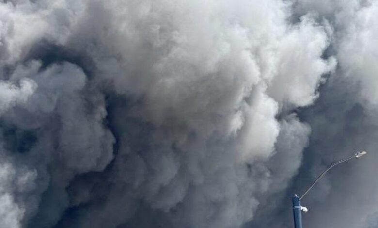 Millionsquare warehouse fire rips through Tracy, burns for hours Millionsquare warehouse fire rips through Tracy, burns for hours