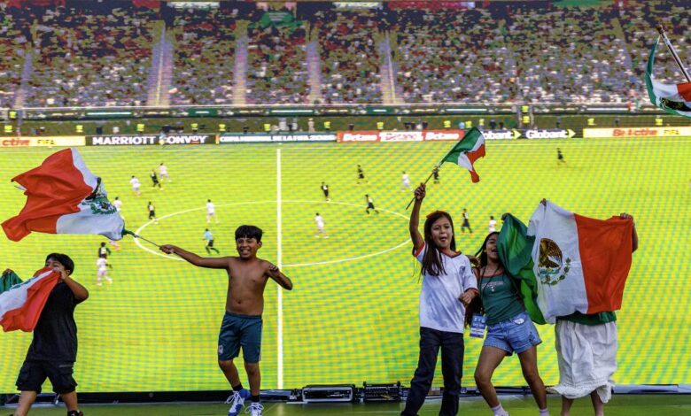 “Hermano” energy beats rivalry as Mexico-Korea plays out in L.A. “Hermano” energy beats rivalry as Mexico-Korea plays out in L.A.