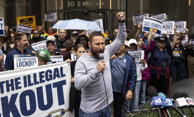 Picketing in Chicago marks 100th day of BP lockout