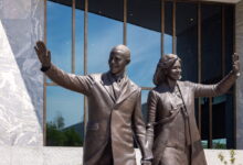 Nearly 7-foot Obama sculpture draws crowds at center