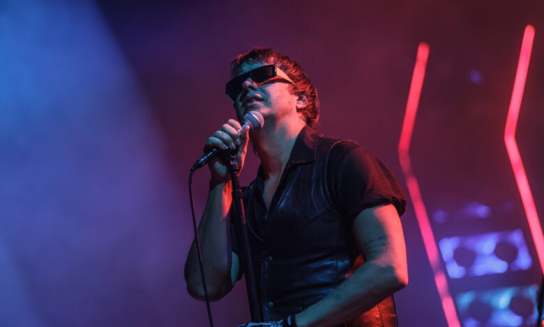 Strokes Bring ‘Reality Awaits’ Tour to United Center Strokes Bring ‘Reality Awaits’ Tour to United Center