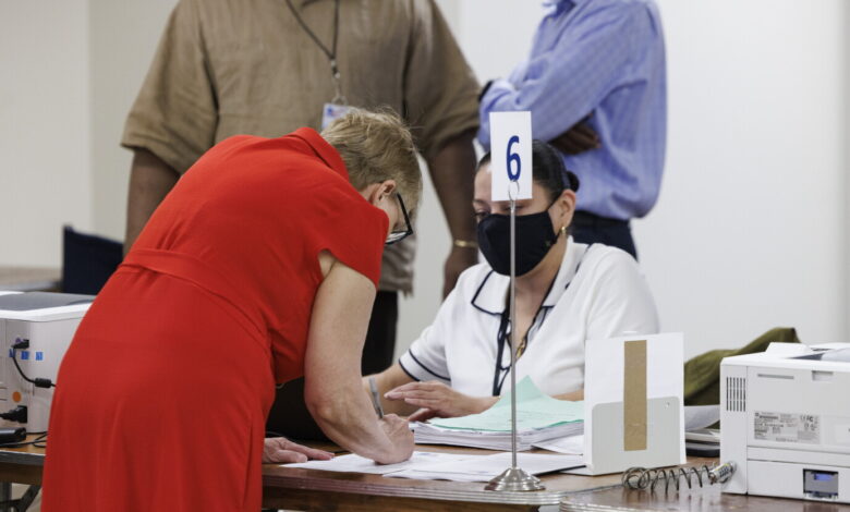 Chicago school board contenders face ballot fights, CTU denies filing