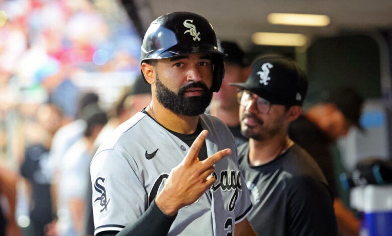 White Sox trade to clear space for Murakami return
