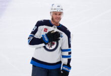 Jonathan Toews retires after Jets season, ending NHL comeback