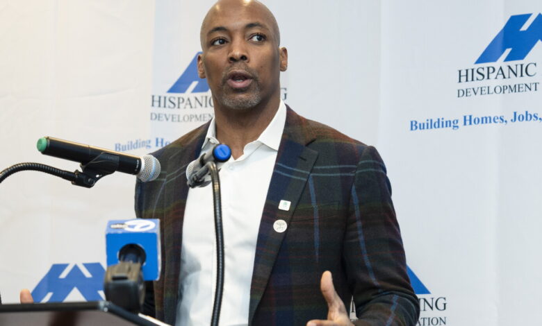CHA board member Matthew Brewer enters Chicago mayor race