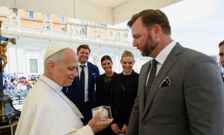 Pierzynski brings 2005 last-out ball to Pope