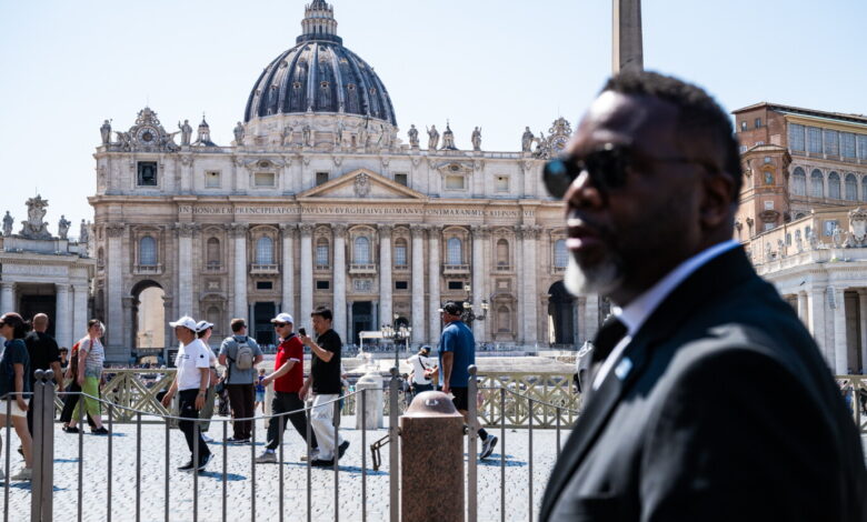 Chicago mayor meets Pope Leo XIV as policy pressure rises Chicago mayor meets Pope Leo XIV as policy pressure rises