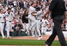 White Sox surge to AL Central lead after Royals win