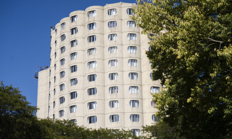 Holsten sells 2,638-unit portfolio with CHA mix Holsten sells 2,638-unit portfolio with CHA mix