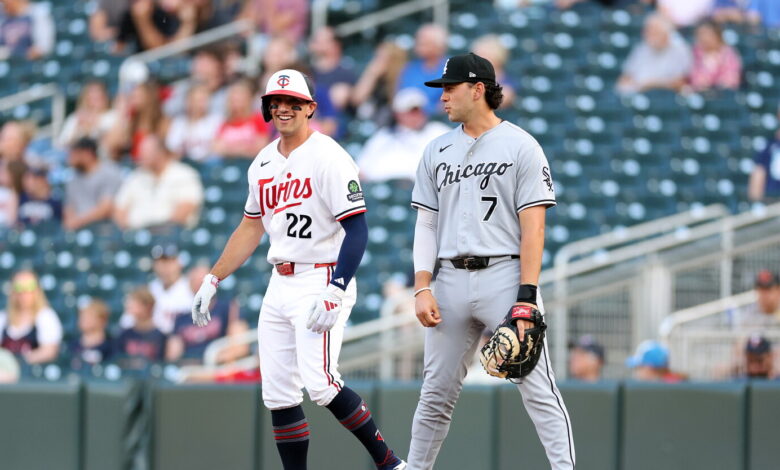 White Sox lean on Jacob Gonzalez at first White Sox lean on Jacob Gonzalez at first