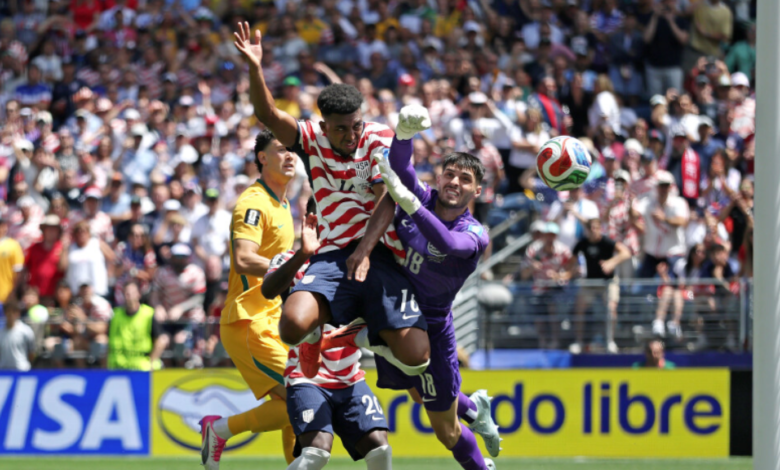 U.S. shuts out Australia, reaches World Cup knockout round
