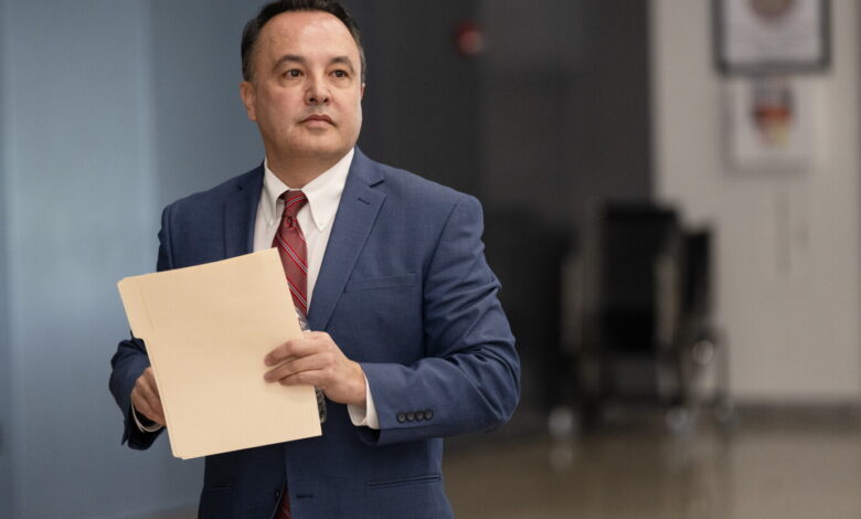 Cardenas enters Chicago mayor race with hard-number agenda