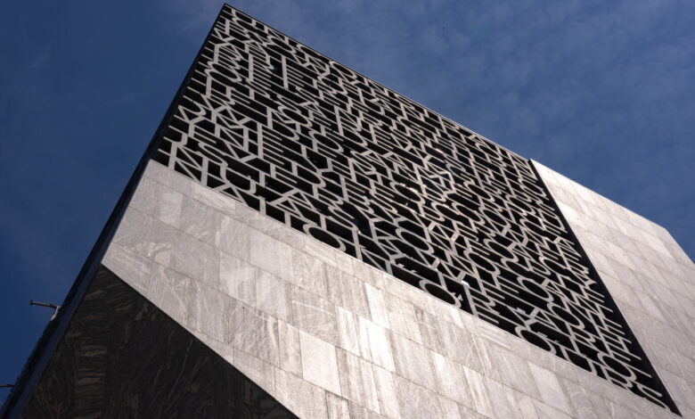 Obama Center rises on South Side, built on migration