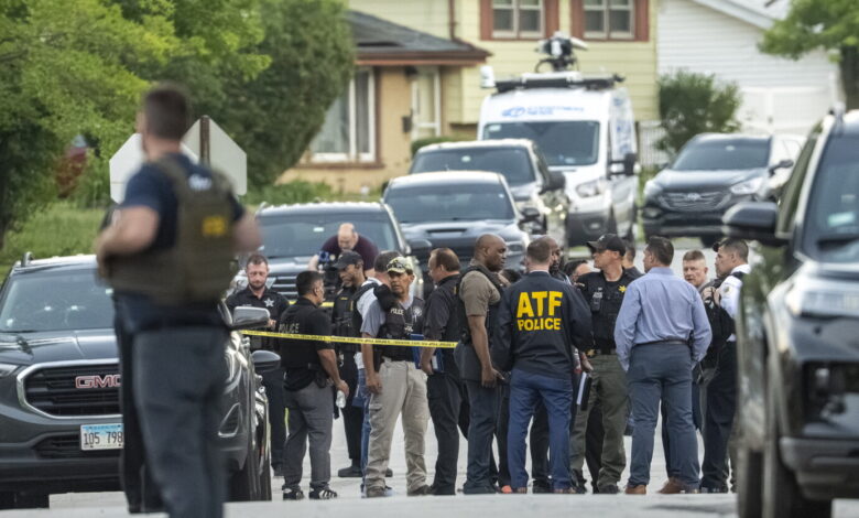 Officer chased shooter after robbing ATF undercover agents Officer chased shooter after robbing ATF undercover agents