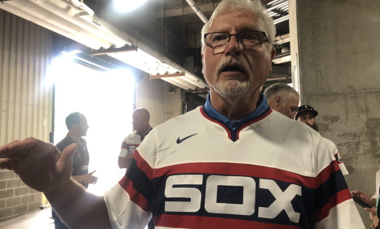 Reinsdorf officiates Kittle wedding amid White Sox swing