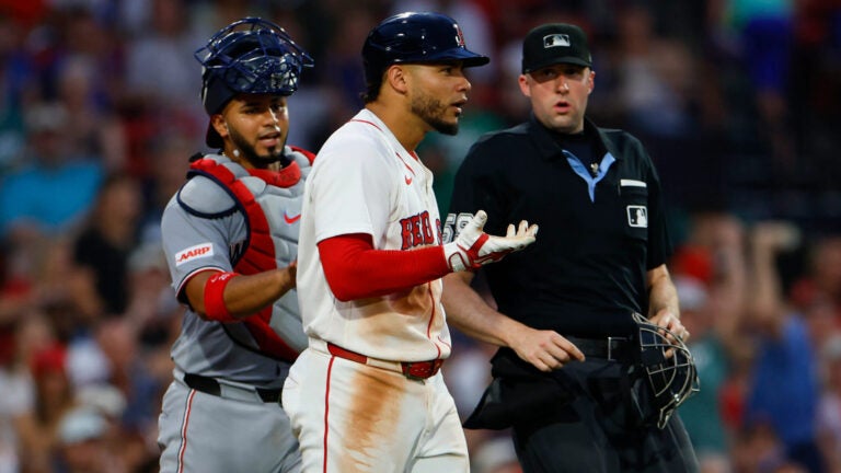 Contreras apologizes as suspension appeal looms after brawls