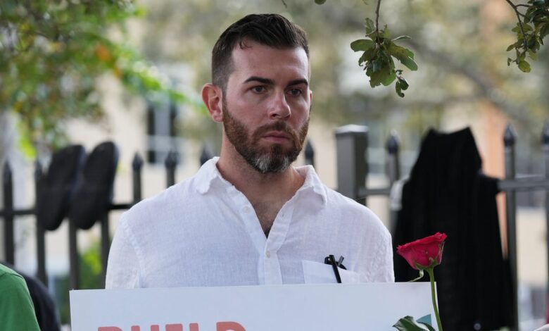 DSA backs Oliver Larkin in Moskowitz primary bid DSA backs Oliver Larkin in Moskowitz primary bid