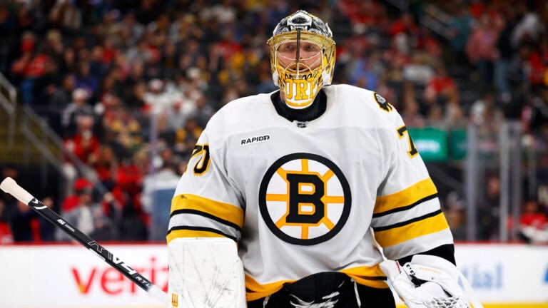 Bruins clear cap by trading Korpisalo to Rangers