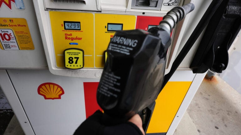 Gas-saving ad claims get challenged for good reason
