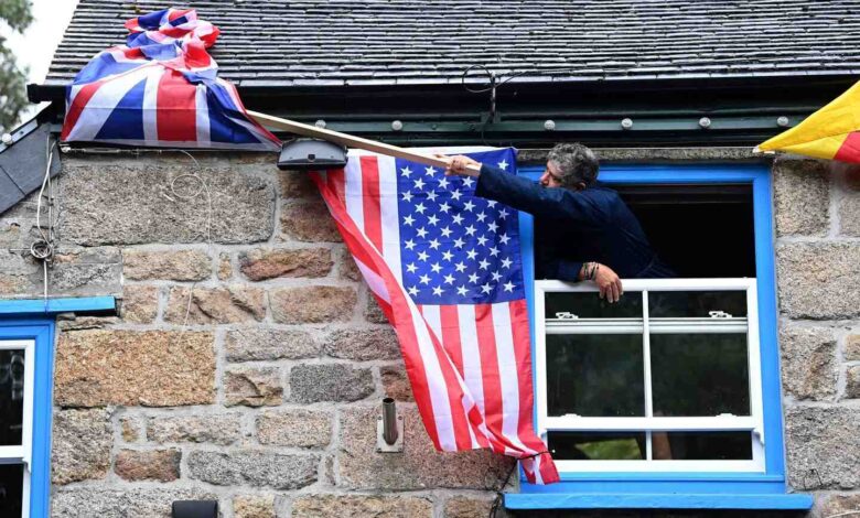 Podcast explores the path to American independence