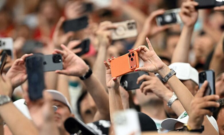 Supreme Court lets Texas restrict minors’ app downloads temporarily