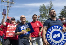 UAW rallies outside Woodward as talks stall
