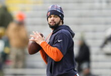 Caleb Williams gifts Pope Leo autographed Bears jersey