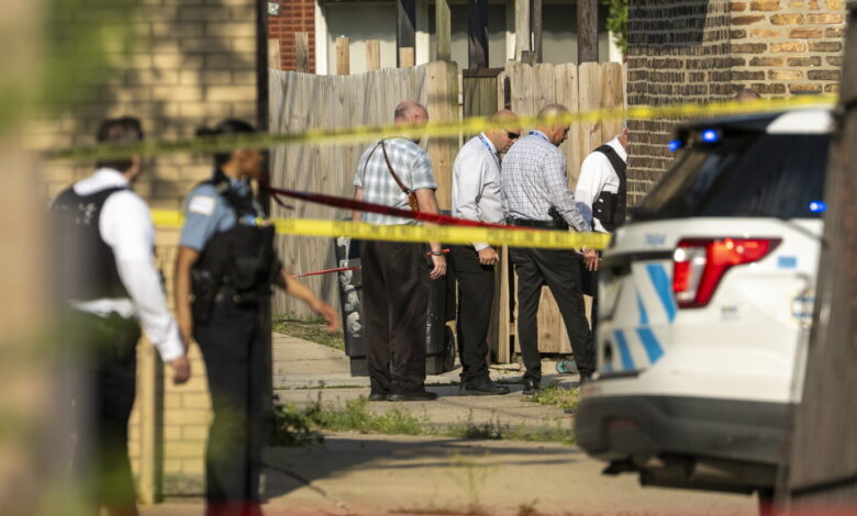 Chicago man charged after CPD shooting leaves officers hurt Chicago man charged after CPD shooting leaves officers hurt