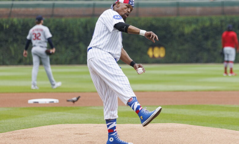 Mr. T delights Chicagoans at Cubs game, fan expo: ‘I want to be there to uplift them’ Mr. T delights Chicagoans at Cubs game, fan expo: ‘I want to be there to uplift them’