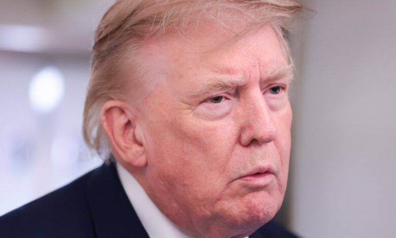 Ex-Trump Aide Spells Out How White House Is ‘Gaslighting’ Its Own Supporters Right Now Ex-Trump Aide Spells Out How White House Is ‘Gaslighting’ Its Own Supporters Right Now