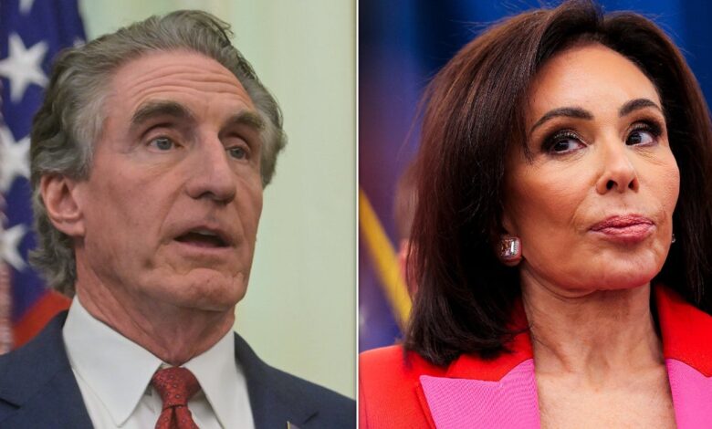 Trump Officials Had Hourlong Oval Office Meltdown Over Reflecting Pool: Report Trump Officials Had Hourlong Oval Office Meltdown Over Reflecting Pool: Report