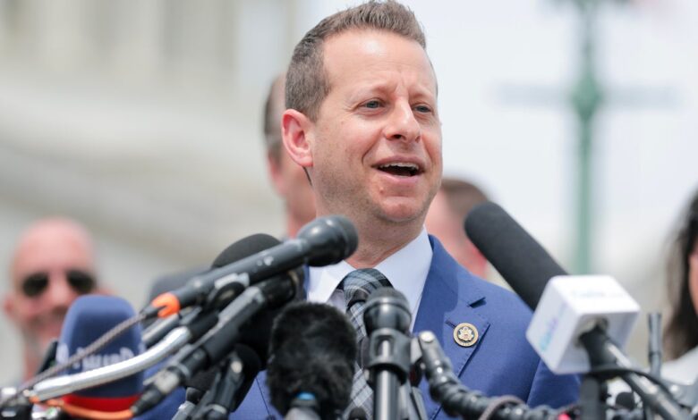 Jared Moskowitz Defeats DSA Challenger Oliver Larkin In Florida Democratic Primary