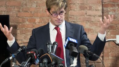 ICE deports British far-right commentator after airport arrest ICE deports British far-right commentator after airport arrest