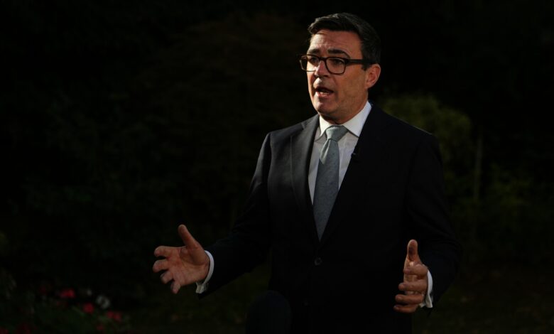 British leader reportedly exchanged messages with impostor of top White House official – WTOP News British leader reportedly exchanged messages with impostor of top White House official – WTOP News