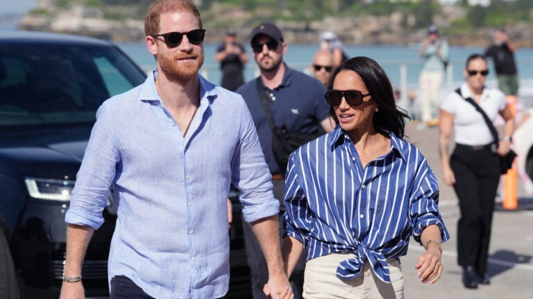 Prince Harry and Meghan are returning to the UK with their children Prince Harry and Meghan are returning to the UK with their children
