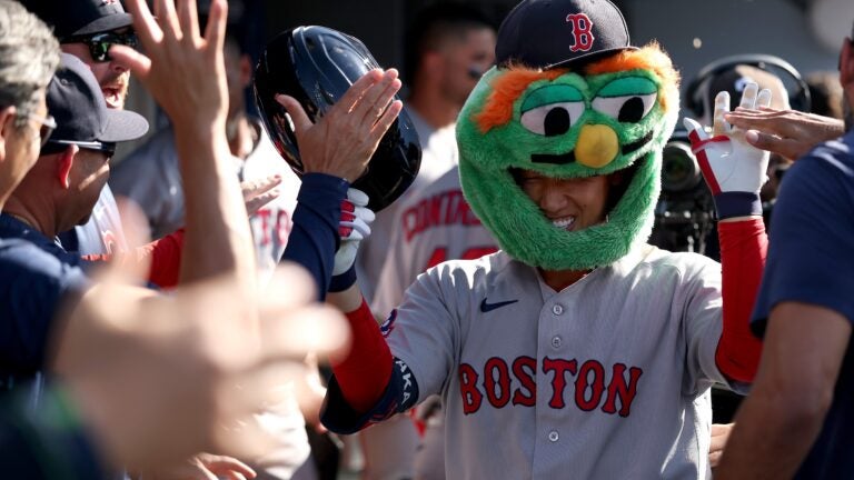 Red Sox homer 3 times over 7 pitches en route to statement sweep of Dodgers