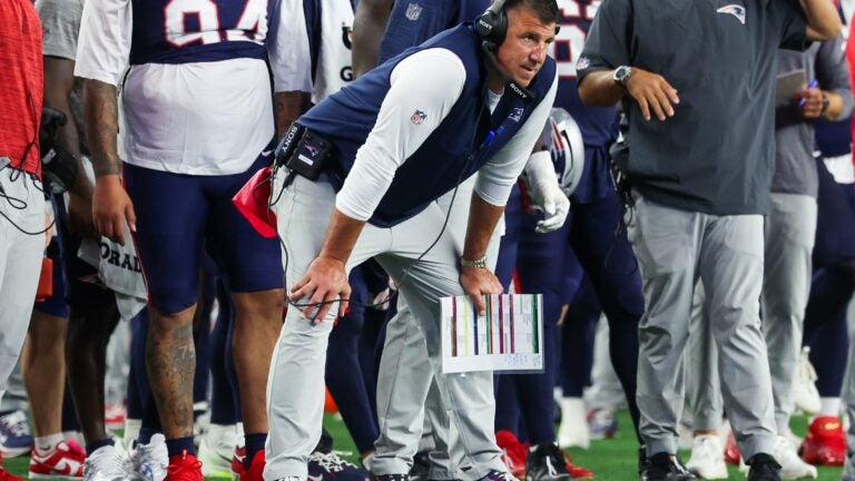 Watch: Patriots coach Mike Vrabel unleashes epic challenge flag toss