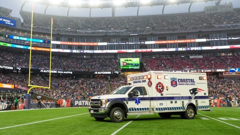 Eagles’ Ja’Quinden Jackson has movement after being taken off in ambulance following injury Eagles’ Ja’Quinden Jackson has movement after being taken off in ambulance following injury
