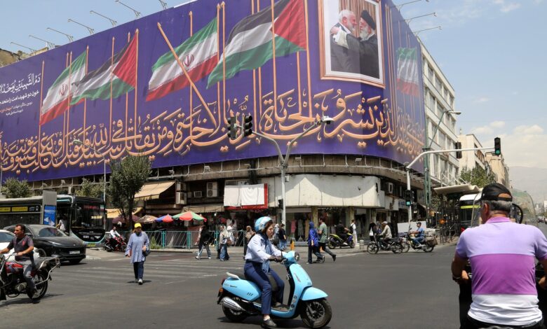 Pakistan army official going to Iran, reportedly plans to discuss US sanctions Pakistan army official going to Iran, reportedly plans to discuss US sanctions