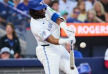 Red Sox lose third straight game, fall to Blue Jays win 2-1