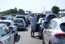 Hourslong waits at Croatia-Serbia border test travelers’ resolve in sweltering heat