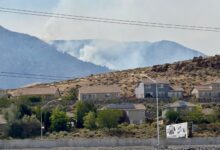 Firefighters are trying to stop a fast-moving Nevada wildfire from spreading to homes in Reno – WTOP News