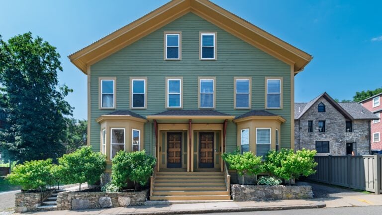 Home of the Week: In Roxbury’s Fort Hill neighborhood, a 3-bedroom in a ‘twin home’ Colonial for 0,000 Home of the Week: In Roxbury’s Fort Hill neighborhood, a 3-bedroom in a ‘twin home’ Colonial for 0,000