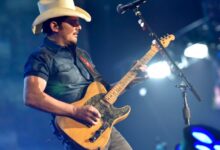 Review & setlist: With offbeat humor and amazing heart, Brad Paisley rocked MGM Fenway