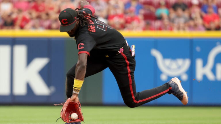 Red Sox reportedly attempted to acquire shortstop Elly De La Cruz, turned down by Reds Red Sox reportedly attempted to acquire shortstop Elly De La Cruz, turned down by Reds
